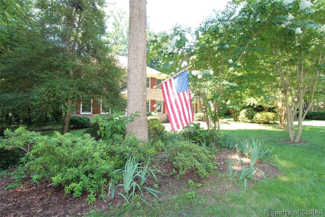 308 Tides Run Yorktown, VA 23692 - Photo 30 of 34 a view of backyard with green space