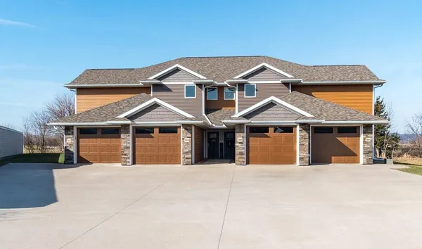 $254,900 | 3810 Sunnyside Drive West, La Crosse, WI 54601