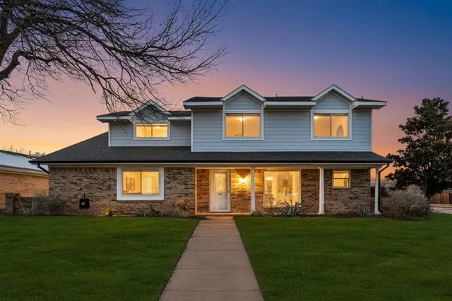 $395,000 | 201 Kingsbridge Drive, Garland, TX 75040