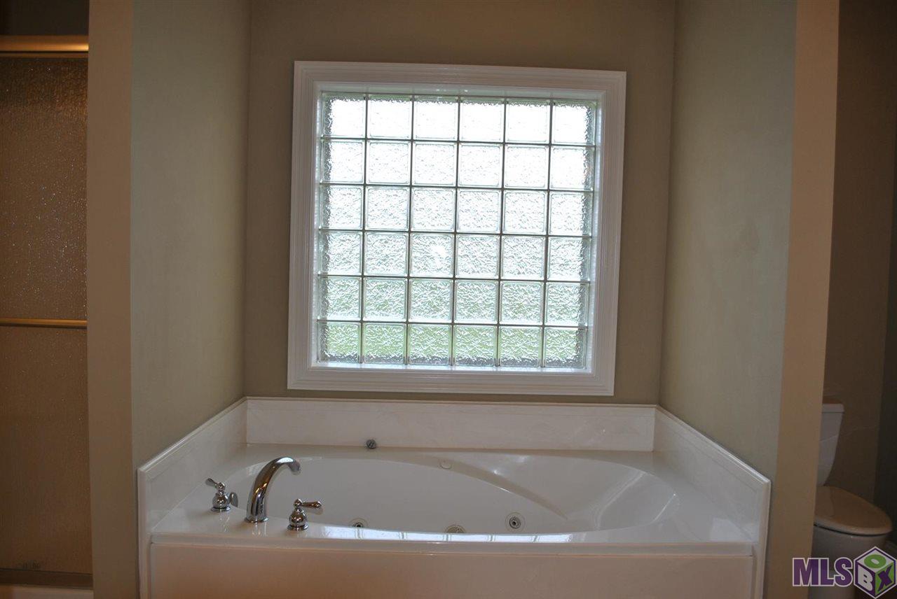 10346 Springvalley Avenue Baton Rouge, LA 70810 - Photo 13 of 23 Gallery Image 13