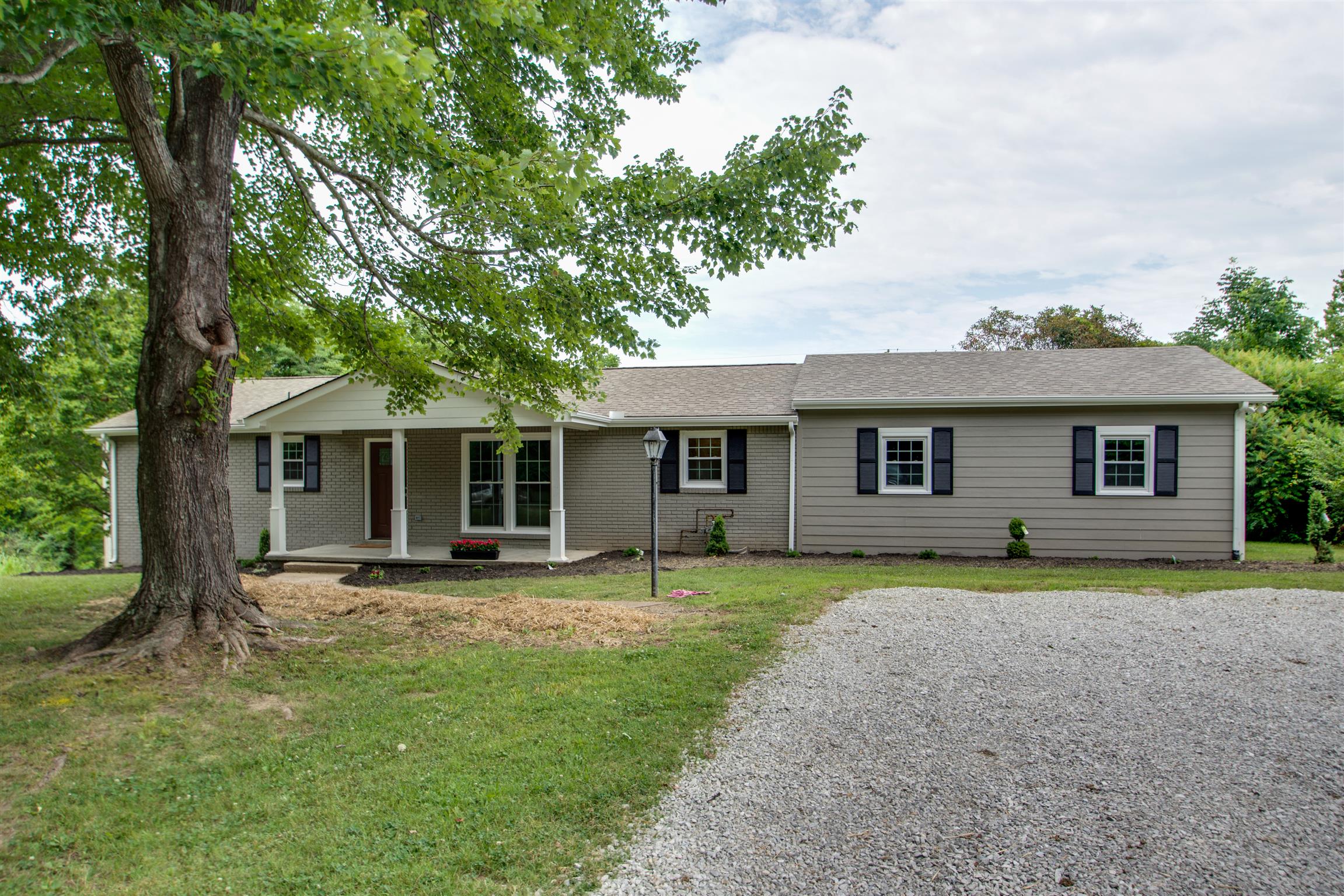 1050 Dawson Road White Bluff, TN 37187 - Photo 3 of 29 Gallery Image 3