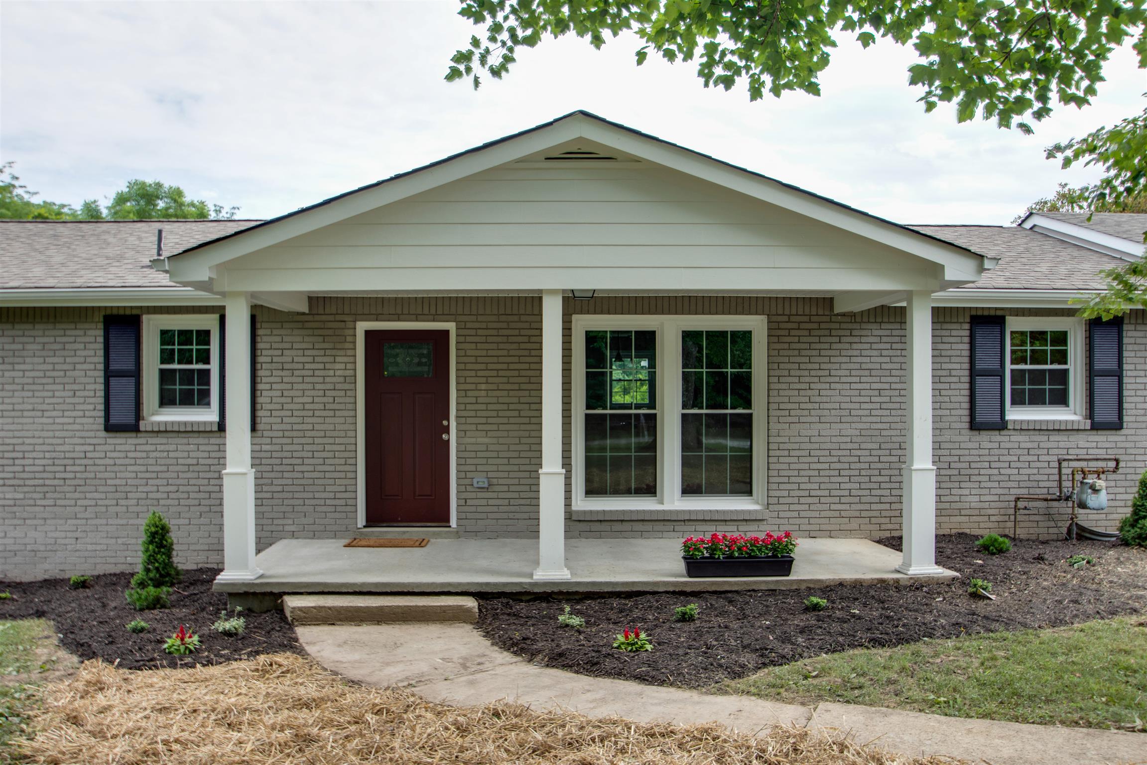 1050 Dawson Road White Bluff, TN 37187 - Photo 4 of 29 Gallery Image 4