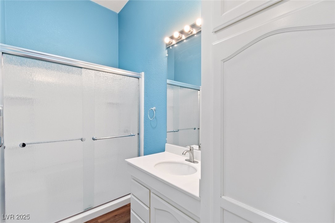 5782 Saddletree Road Pahrump, NV 89061 - Photo 19 of 30 Guest bath with suntube for extra light