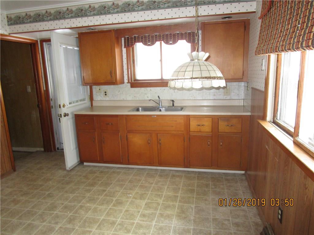 739 Shenango Road New Castle, PA 16101 - Photo 4 of 12