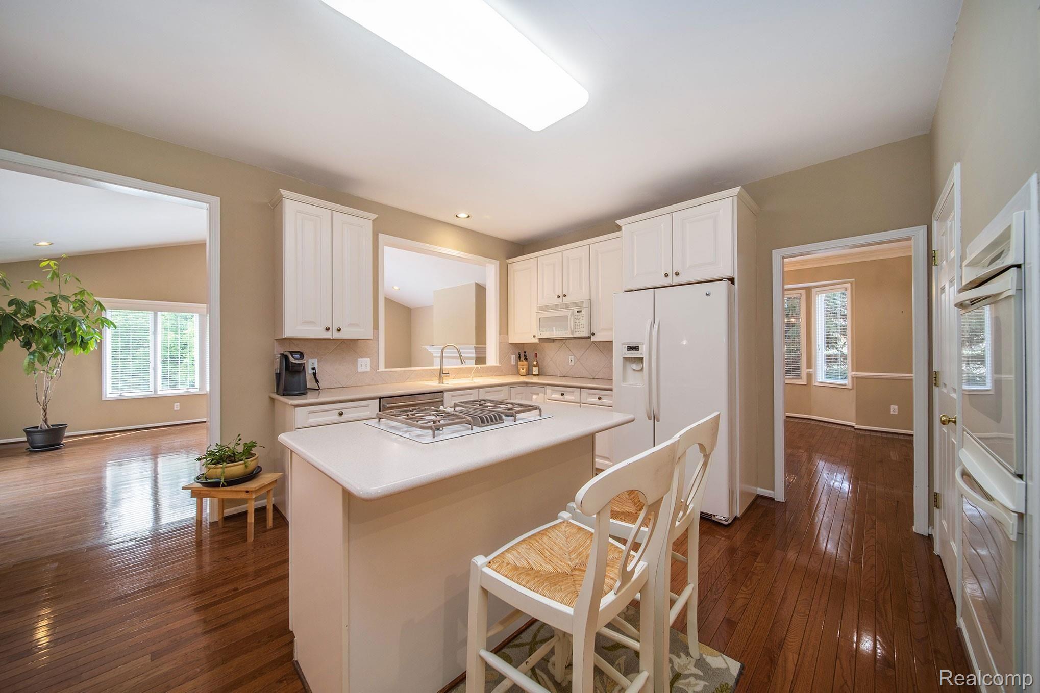 79 Oakbridge Drive Rochester, MI 48306 - Photo 17 of 46 79-Oakbridge_31.jpg