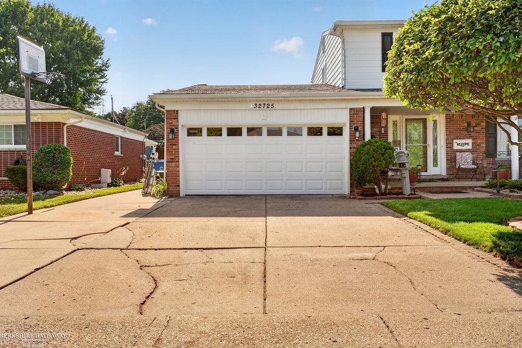 32725 Rugby Drive Warren, MI 48088 - Photo 9 of 54 Gallery Image 9