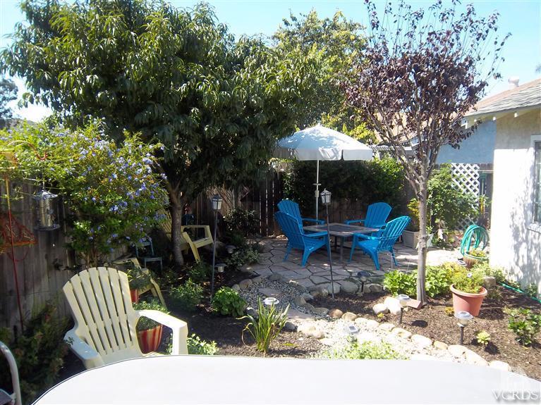 13520 East Quail Summit Road Moorpark, CA 93021 - Photo 8 of 20 a view of a bench in the backyard
