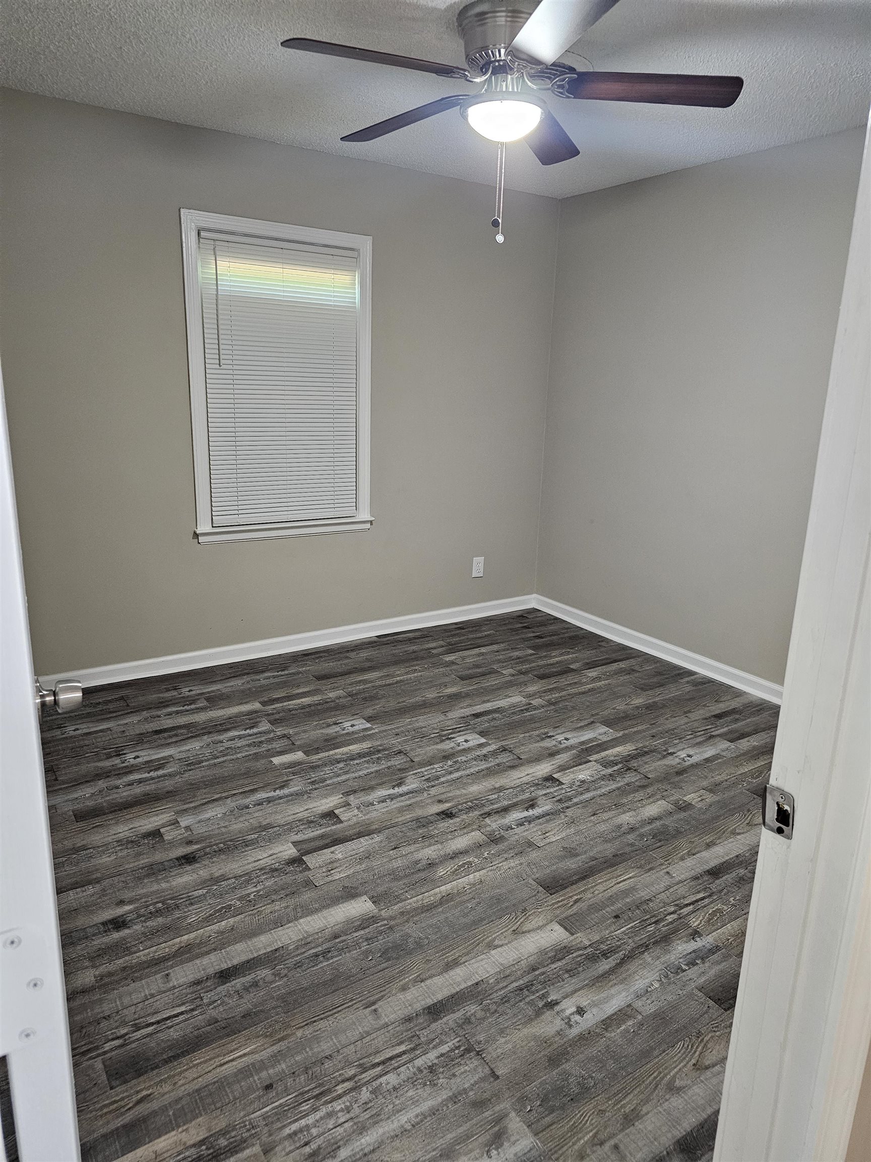 4746 Hodge Road Memphis, TN 38109 - Photo 6 of 11