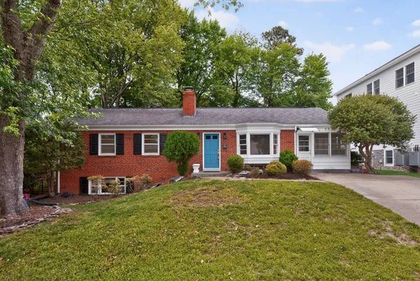 $1,299,000 | 6530 Fairlawn Drive, McLean, VA 22101