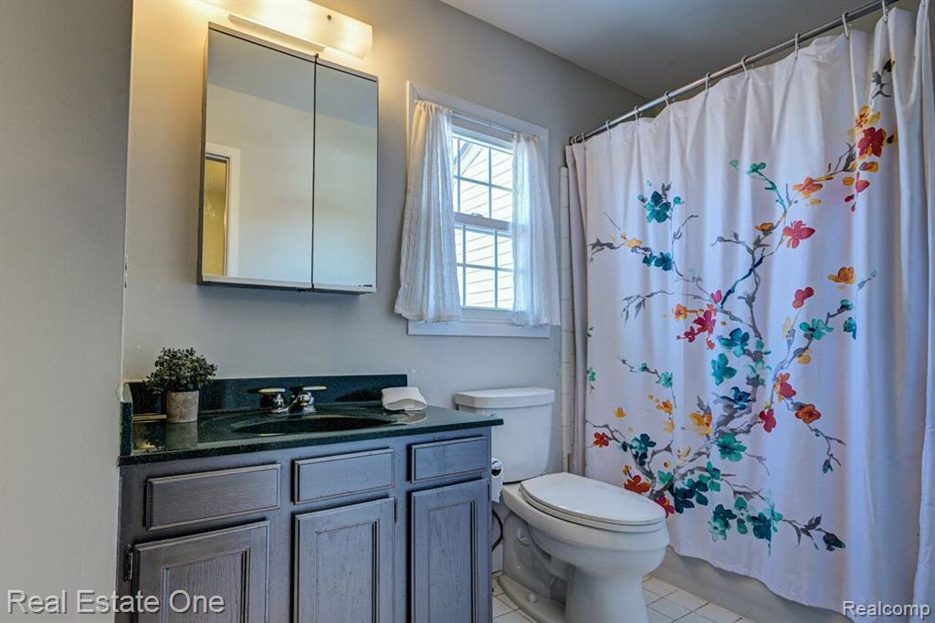 1406 Crescent Lane Rochester Hills, MI 48306 - Photo 31 of 49