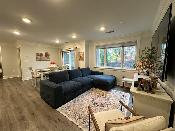 $3,050 | 17 Hennery Way, Unit A, Medfield, MA 02052