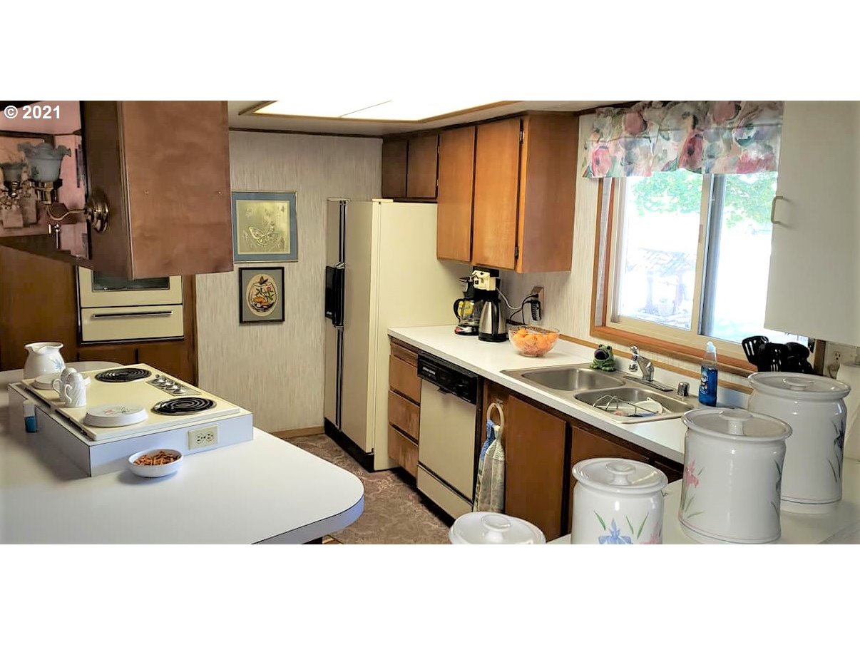 1325 Southwest 33rd Street Pendleton, OR 97801 - Photo 7 of 13
