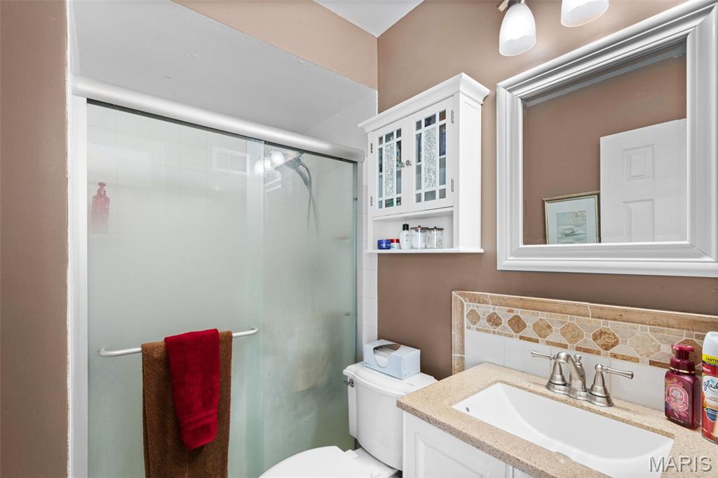 677 Rustic Valley Drive Ballwin, MO 63021 - Photo 14 of 34