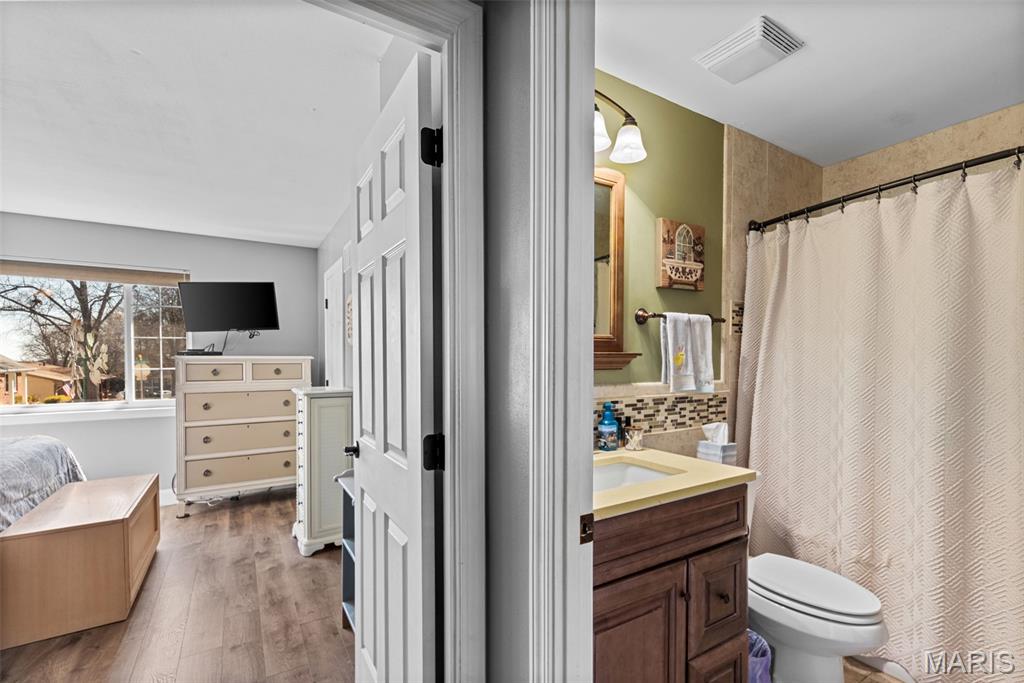 677 Rustic Valley Drive Ballwin, MO 63021 - Photo 18 of 34