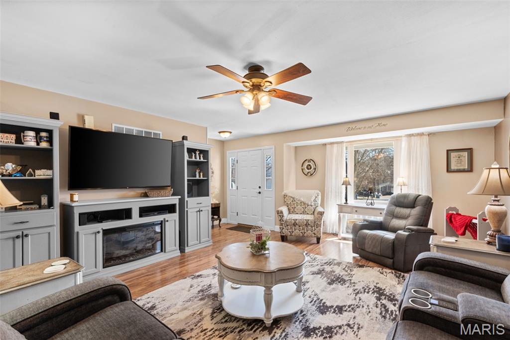 677 Rustic Valley Drive Ballwin, MO 63021 - Photo 4 of 34