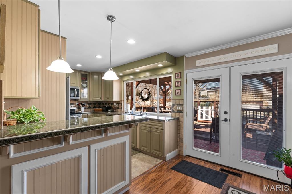 677 Rustic Valley Drive Ballwin, MO 63021 - Photo 10 of 34