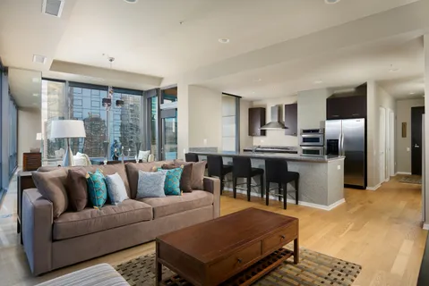 $1,000,000 | 240 East Illinois Street, Unit 3001, Chicago, IL 60611