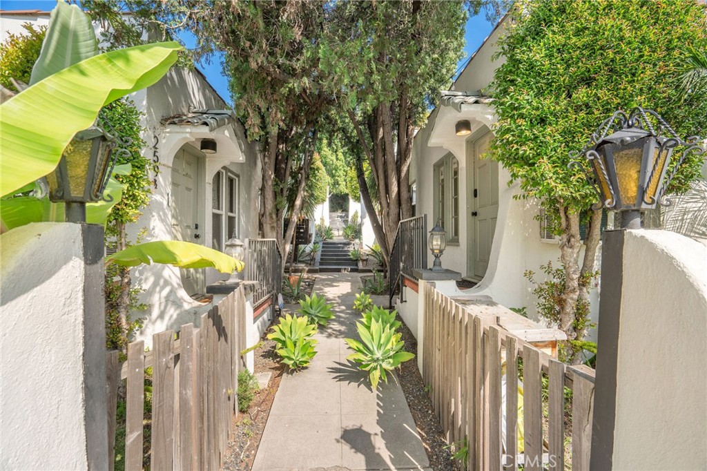 255 Isabel Street Los Angeles, CA 90065 - Photo 13 of 17 entrance to community