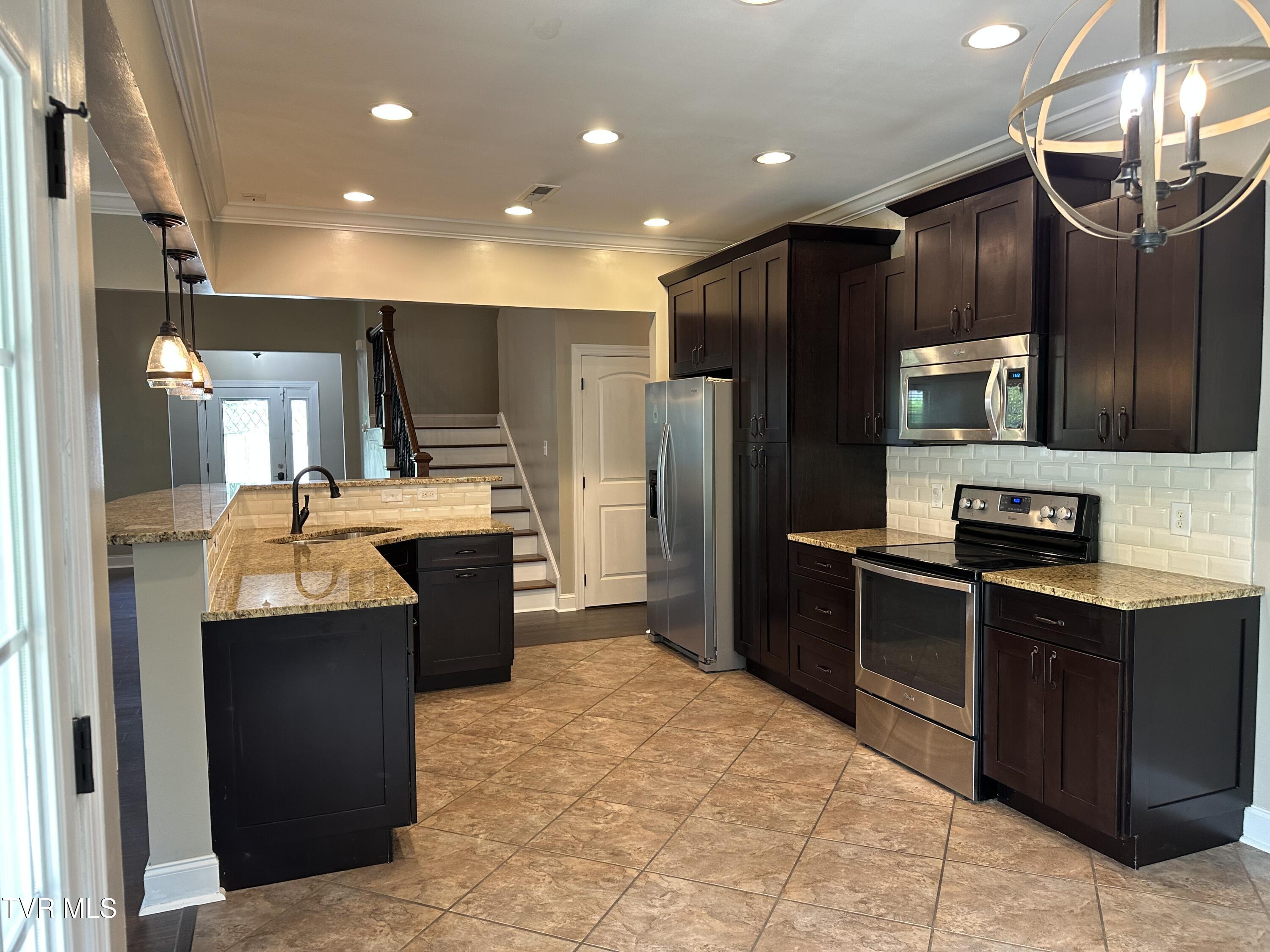 2728 Edinburgh Channel Road Kingsport, TN 37664 - Photo 20 of 69 20