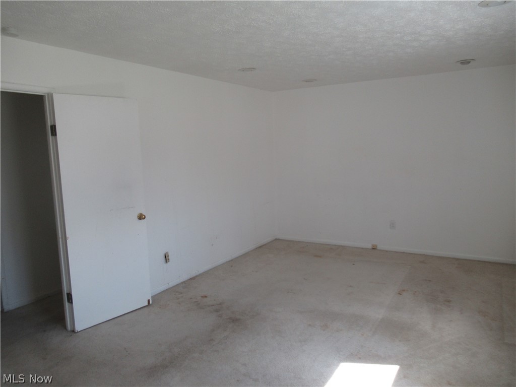 6033 Randy Road Bedford Heights, OH 44146 - Photo 12 of 19