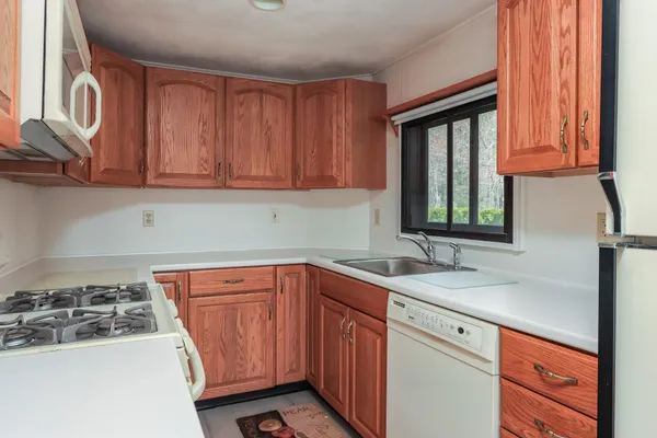 $3,500 | 7 Howards Grove Road, Derry, NH 03038