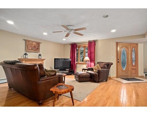 44 Trask Road Peabody, MA 01960 - Photo 3 of 24 Gallery Image 3