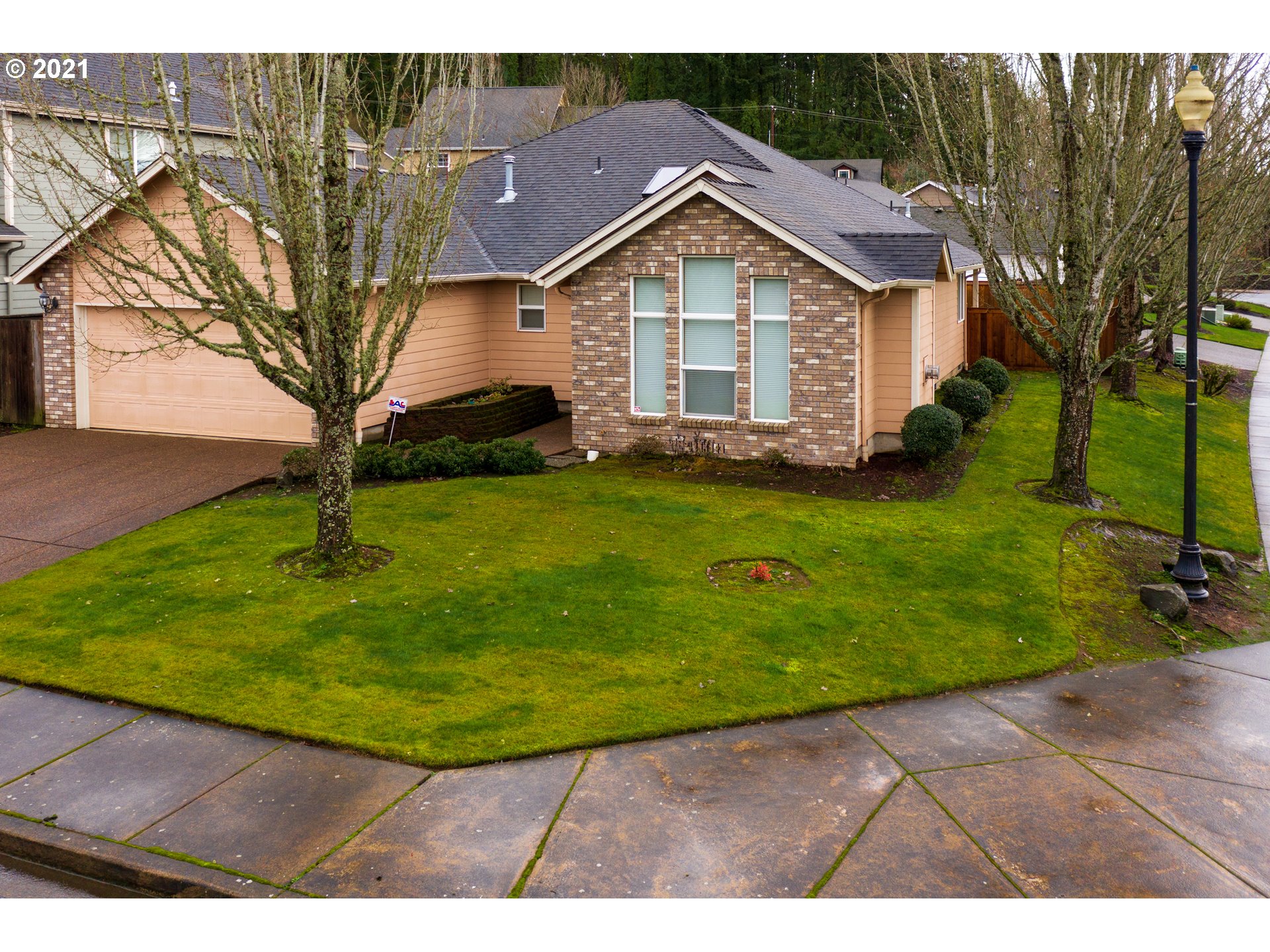 3305 Falcon Drive Springfield, OR 97477 - Photo 1 of 26 a view of a house with a yard
