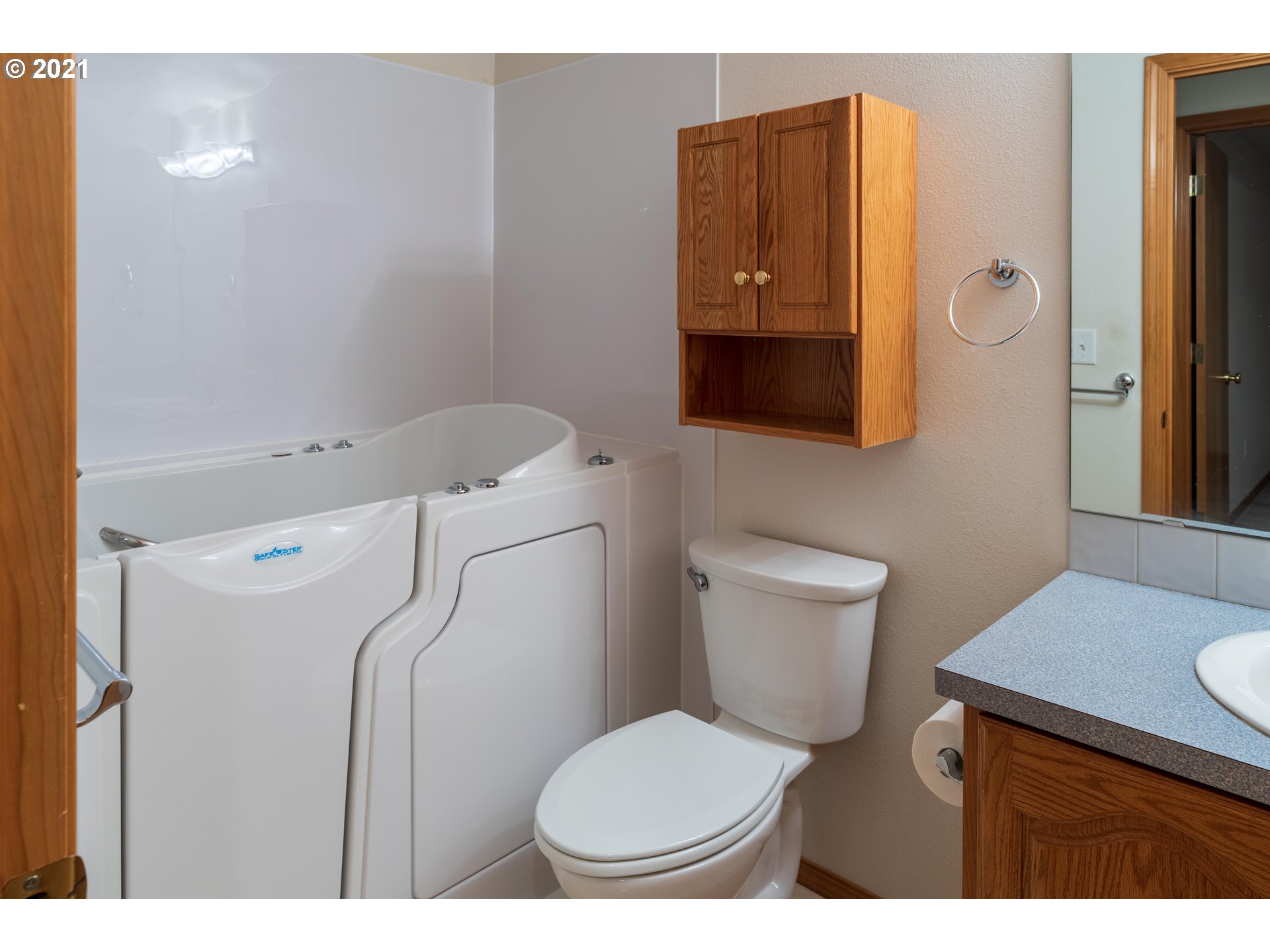 3305 Falcon Drive Springfield, OR 97477 - Photo 15 of 26 a bathroom with a toilet and a sink