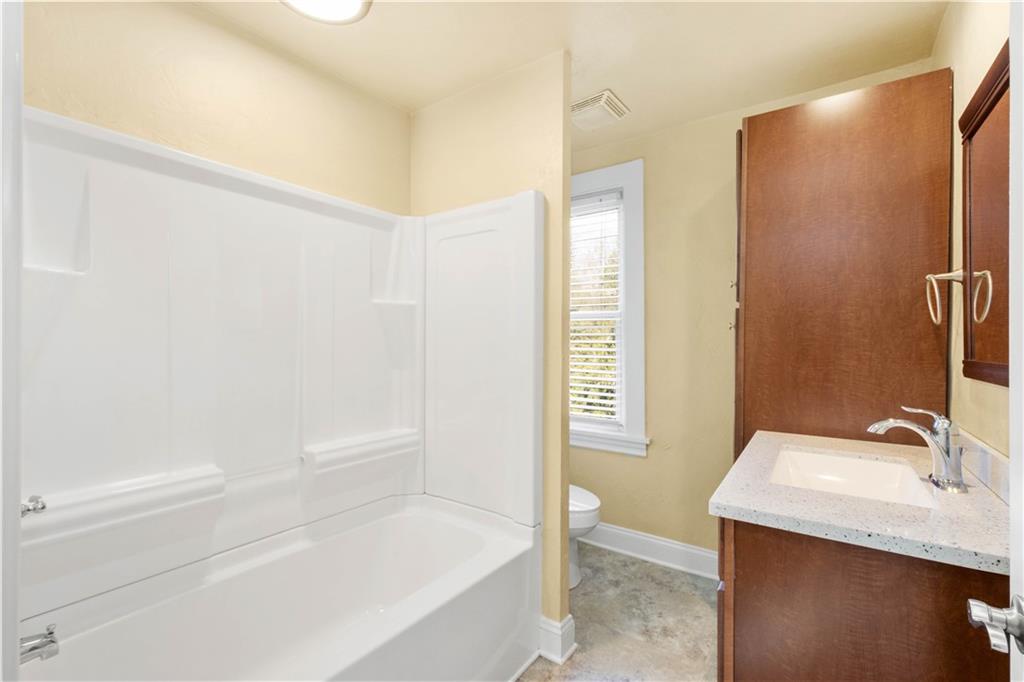 239 Ewing Road Carnegie, PA 15106 - Photo 13 of 19 Upper Floor Bathroom