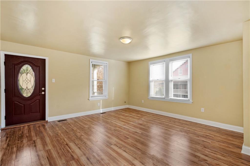 239 Ewing Road Carnegie, PA 15106 - Photo 2 of 19 Living Room