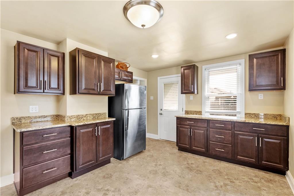 239 Ewing Road Carnegie, PA 15106 - Photo 4 of 19 Kitchen