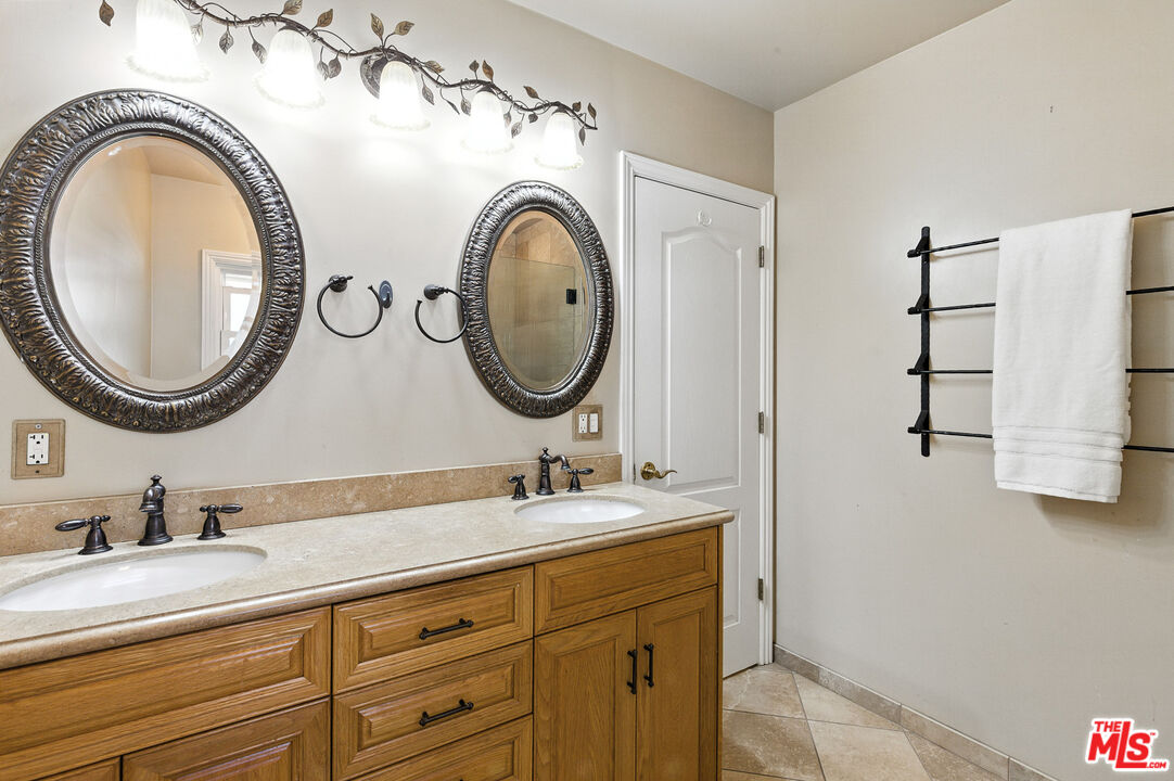 2401 Robalo Avenue San Pedro, CA 90732 - Photo 11 of 30 Gallery Image 11