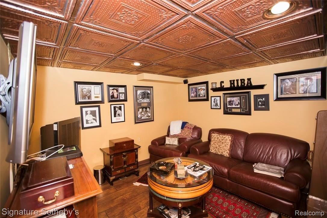 622 Canterbury Road Grosse Pointe, MI 48236 - Photo 39 of 54 Mike_Popso_Sotheby's_Grosse_Pointe-50.jpg