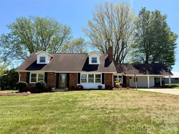 $450,000 | 6257 Highway 10 Highway, Hickory, NC 28602