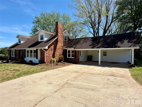 $450,000 | 6257 Highway 10 Highway, Hickory, NC 28602