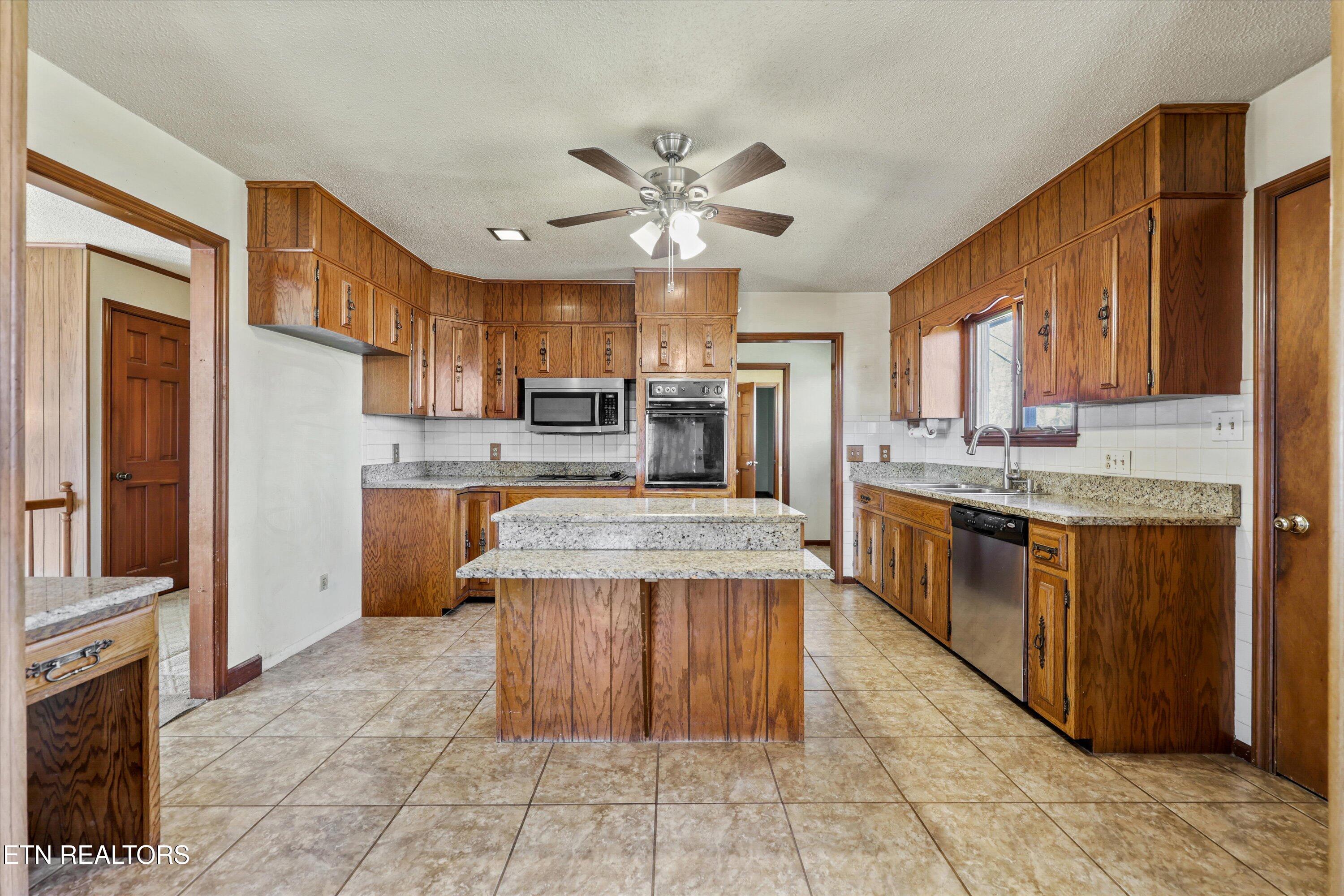 206 Alfred McCammon Road Maryville, TN 37804 - Photo 13 of 48 11-206 Alfred McCammon Rd 13