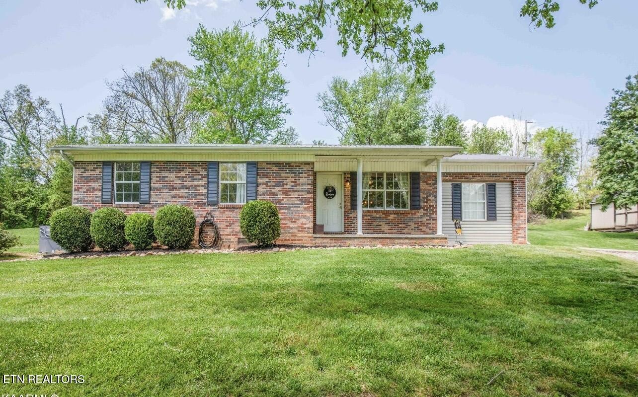 995 Spring Creek Road Dandridge, TN 37725 - Photo 1 of 33 Gallery Image 1