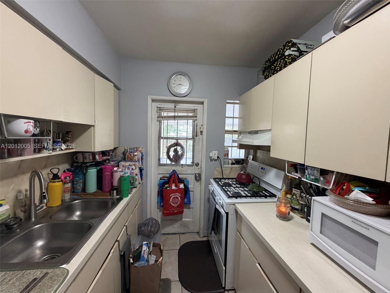 596 Northwest 109th Street Miami, FL 33168 - Photo 11 of 15