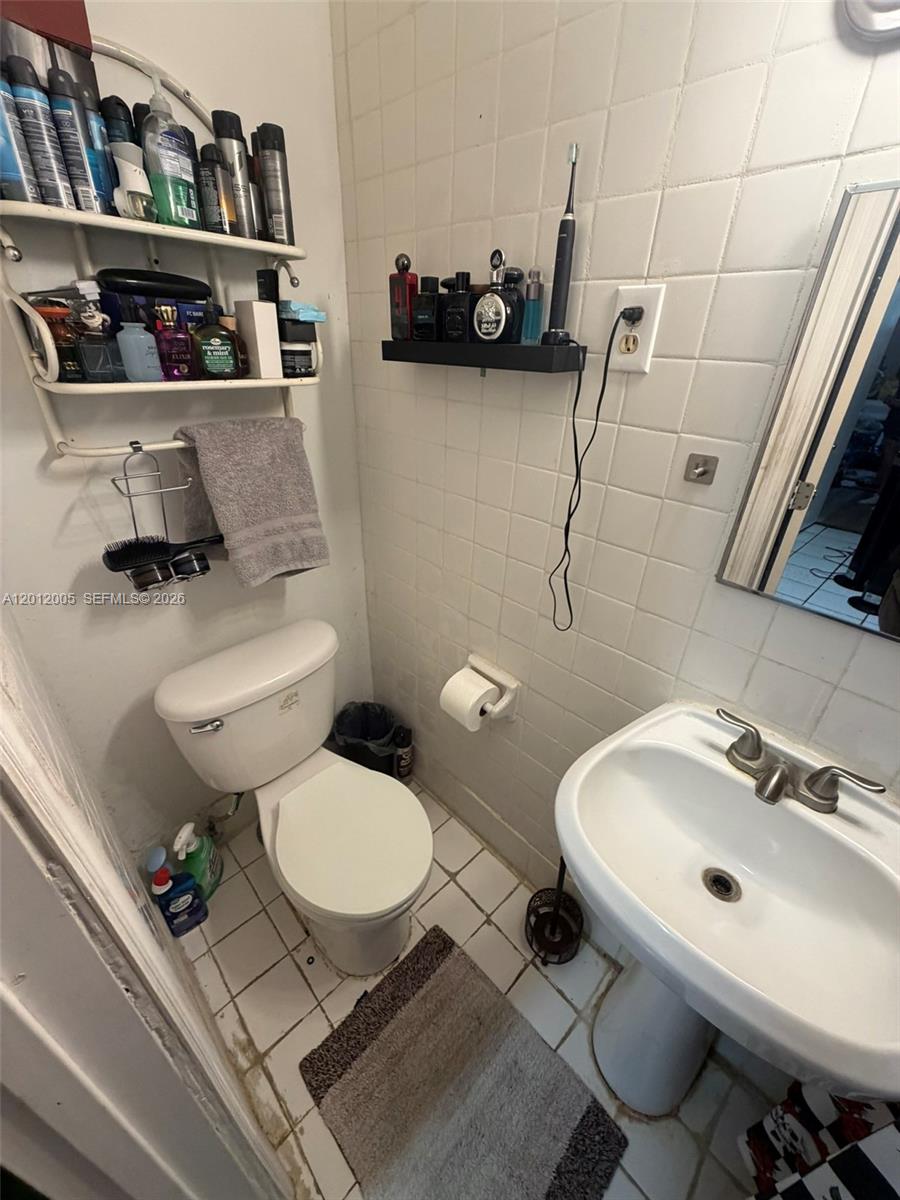 596 Northwest 109th Street Miami, FL 33168 - Photo 12 of 15