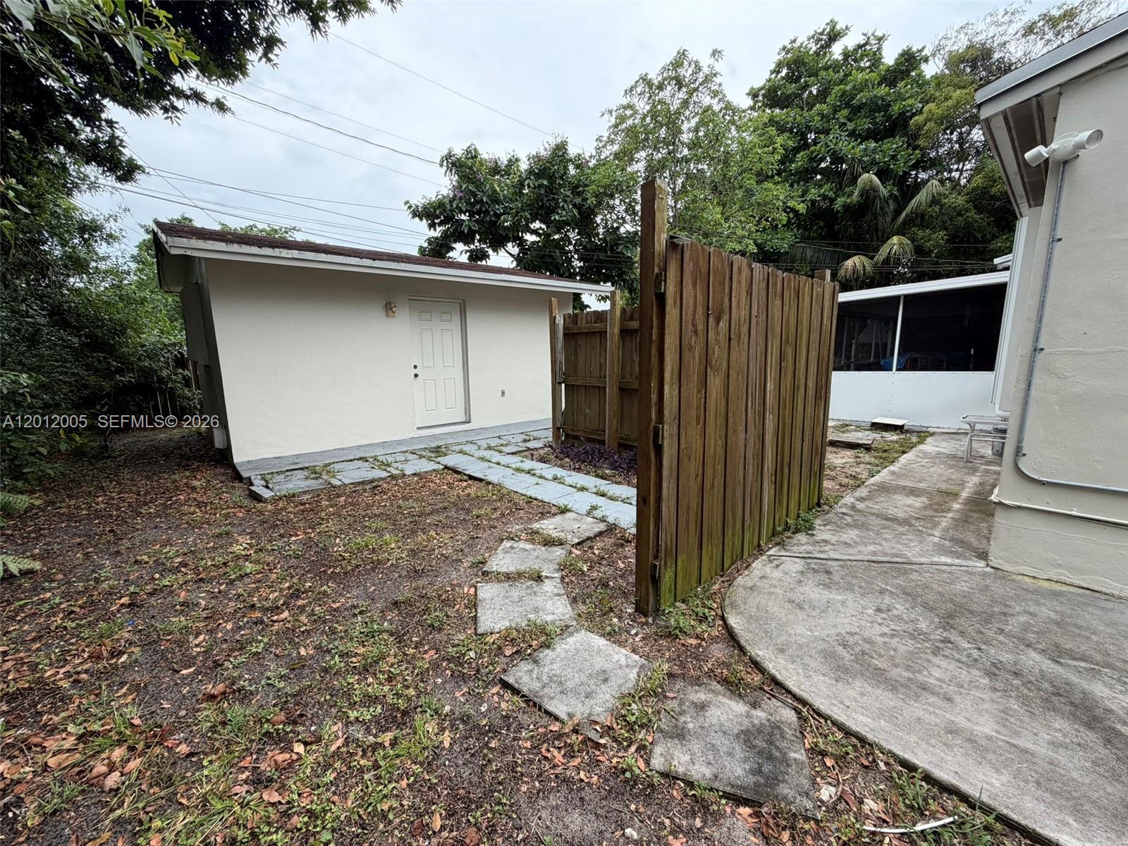 596 Northwest 109th Street Miami, FL 33168 - Photo 6 of 15 Efficiency