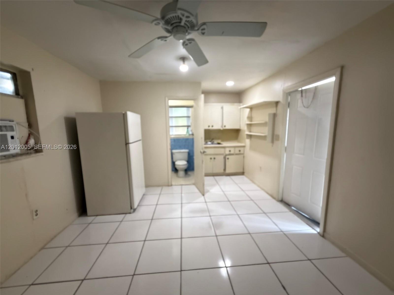596 Northwest 109th Street Miami, FL 33168 - Photo 7 of 15 Efficiency interior