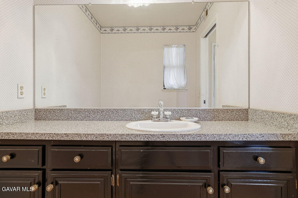 711 Lisa Street Palmdale, CA 93551 - Photo 24 of 66 057A3039