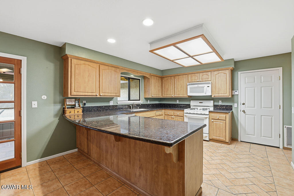 711 Lisa Street Palmdale, CA 93551 - Photo 47 of 66 057A3195