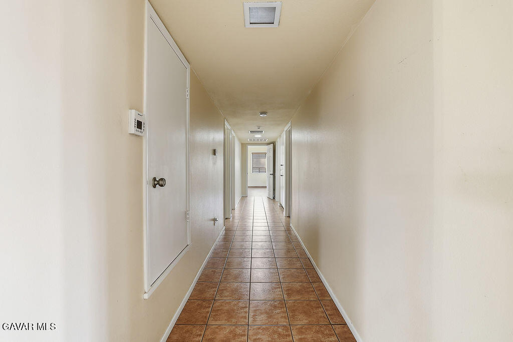 711 Lisa Street Palmdale, CA 93551 - Photo 5 of 66 057A2976