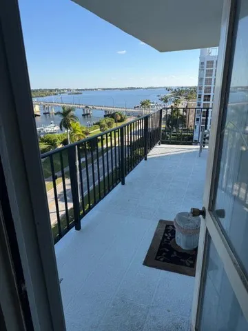 $1,450,000 | 3800 Washington Road, Unit 806, West Palm Beach, FL 33405