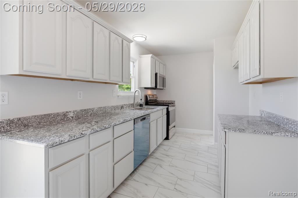 37257 Dundee Street Sterling Heights, MI 48310 - Photo 12 of 47