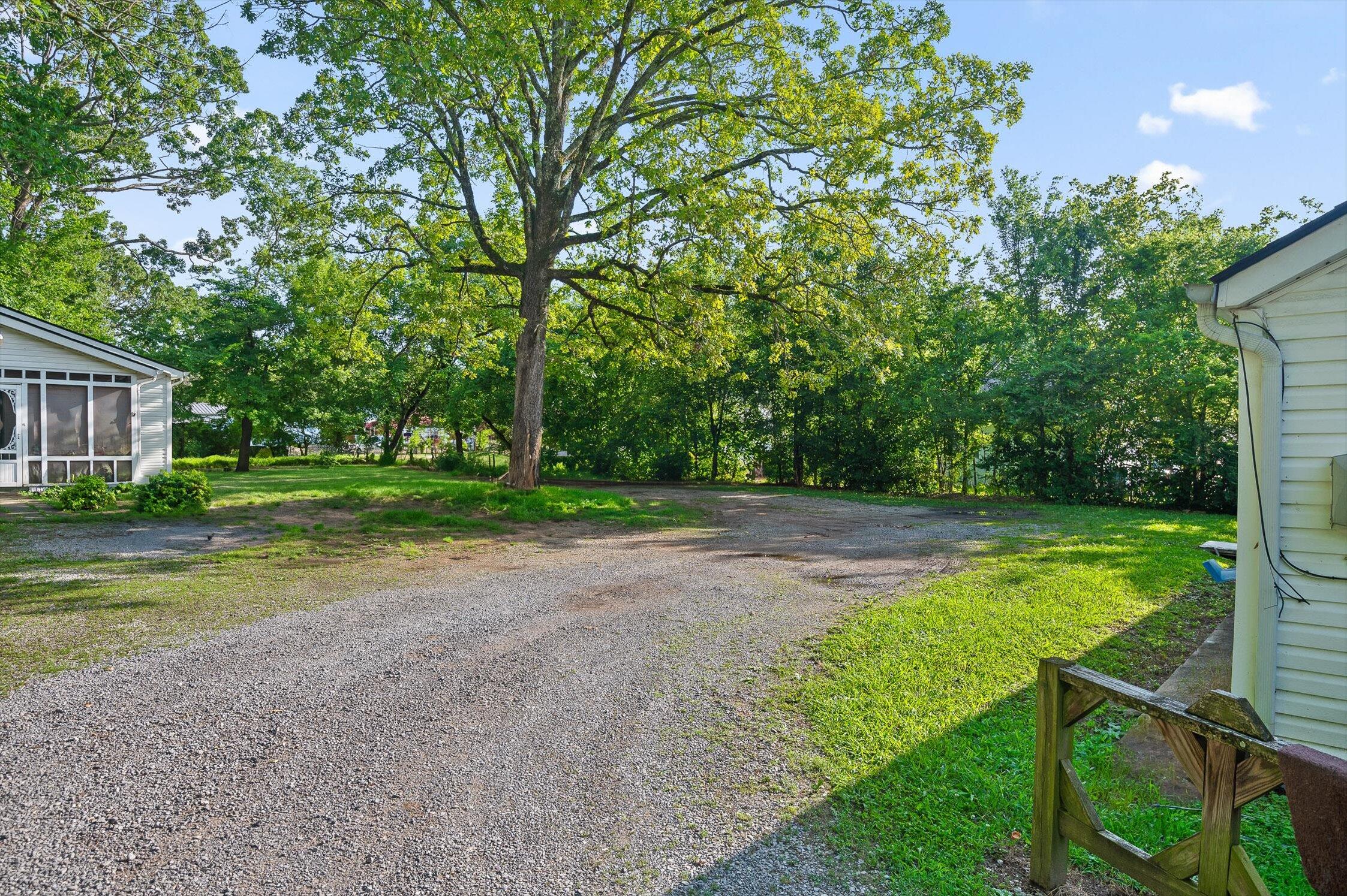 1618 East State Line Road Rossville, GA 30741 - Photo 31 of 32 parking