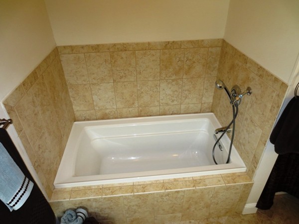 5 Wilbur Road Lincoln, RI 02865 - Photo 16 of 30 a bathroom with a bathtub