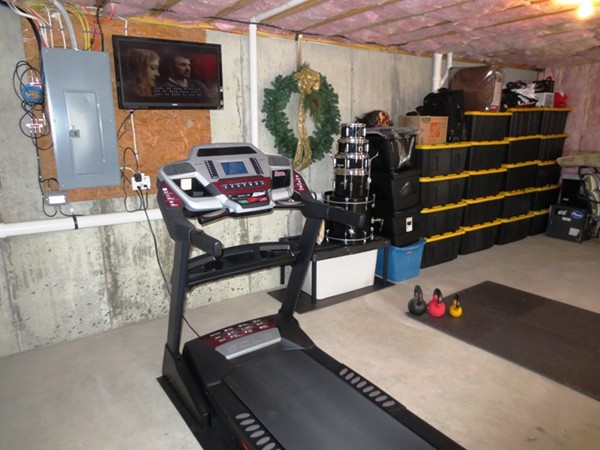 5 Wilbur Road Lincoln, RI 02865 - Photo 21 of 30 a room with furniture and gym equipment