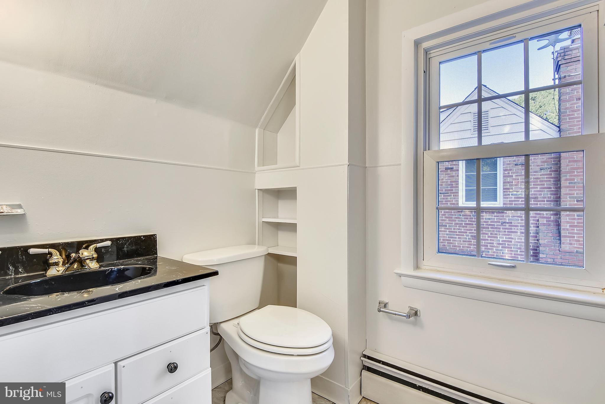 827 Bonifant Street Silver Spring, MD 20910 - Photo 19 of 30 Bath (Master)